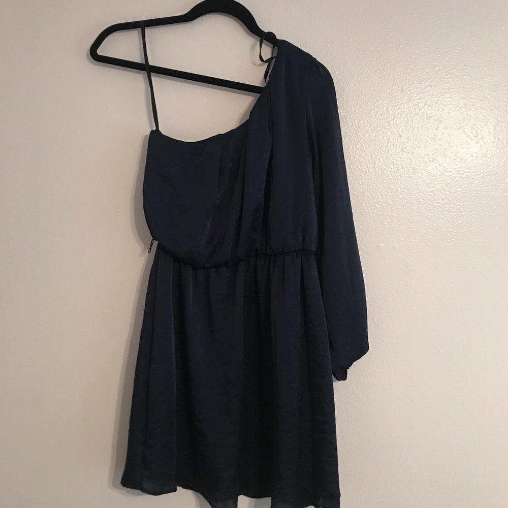One shoulder dress